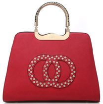 Módní červená kabelka s ozdobnými kruhy K2628