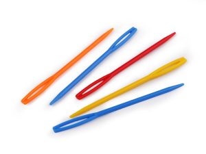 Plastové jehly délka 7 cm tupé 25 kusů