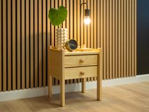 Borovicový noční stolek IDA