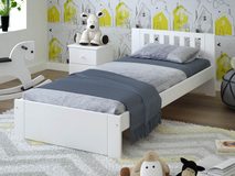 Bílá postel Molly 90 x 200 cm