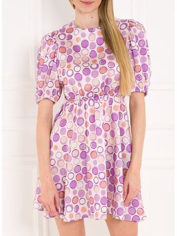 Dámské krátké šaty s puntíky - fialová -
