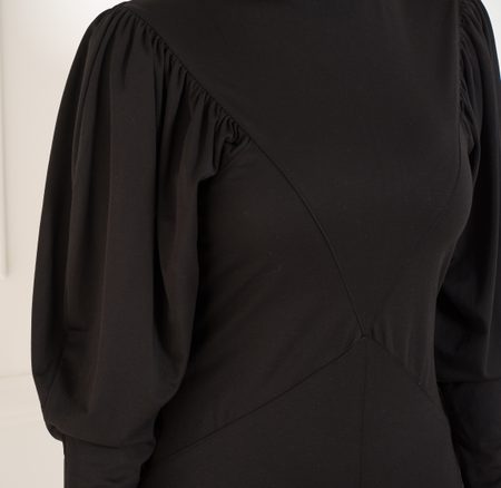 Dámské exkluzivní šaty s nabíranými rukávy černé -