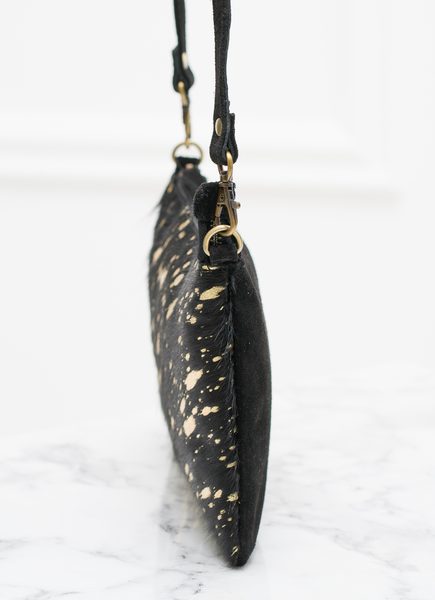 Dámska kožená kabelka s kožušinovým lemom - čierna -