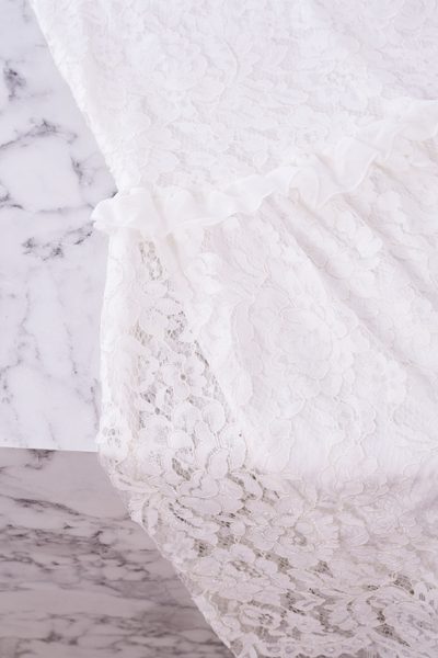Biele exkluzívne čipkované šaty -
