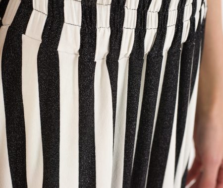 Dámská dlouhá sukně s pruhy černo - bílá -