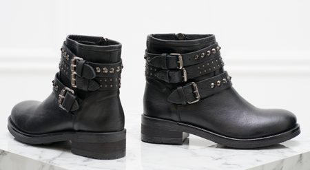 Dámske kožené členkové topánky s prackami - čierna -