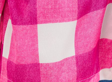 Dámská saténové kimono na zavazování se vzorem kostek - růžová -