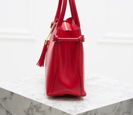Dámská kožená kabelka ražená s třásní - červená -