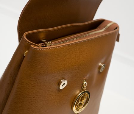 Dámský kožený batoh na patenty ražený - hnědá -