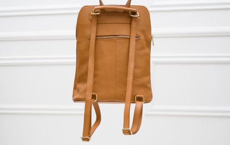 Dámsky kožený batoh jednoduchý - COYOTE -