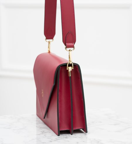 Kožená kabelka pevná přes rameno na patent - vínová -