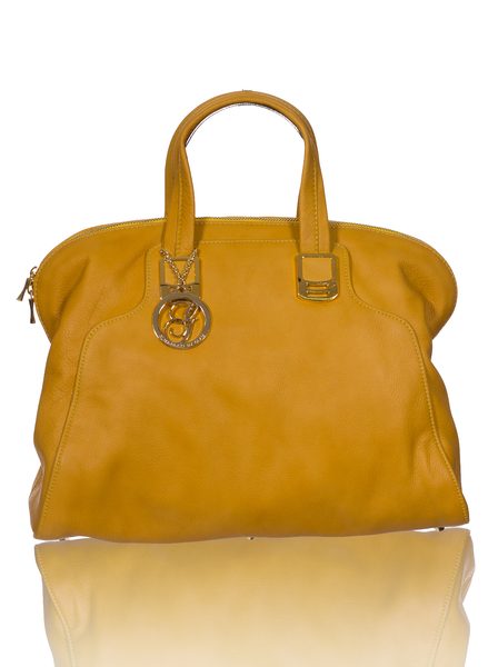 Velká kožená kabelka ve žluté barvě 