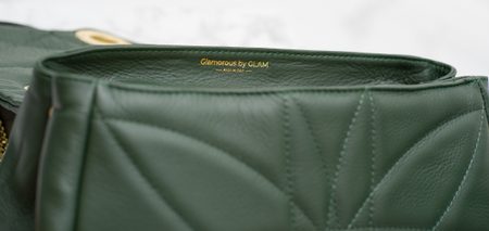Dámská kožená kabelka prošívaná s řetízkem - tmavě zelená -