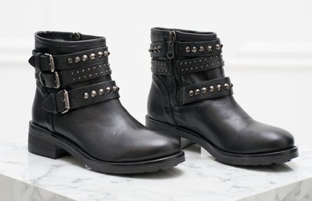 Dámské kožené kotníkové boty s přezkami - černá -