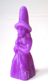 Čarodějnice fialová - figurální svíce