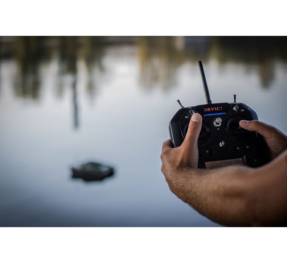 Devict Zavážecí loďka Catamaran Fishing robot