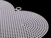 Plastová vyšívací mřížka srdce, čtverec