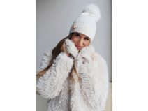 Dámská zimní čepice s bambulí