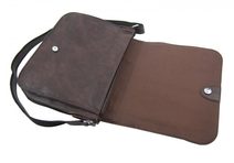 Černá moderní crossbody dámská kabelka 67-MH