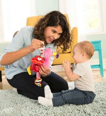 LAMAZE Baby světluška Freddie textilní na zavěšení s aktivitami pro miminko
