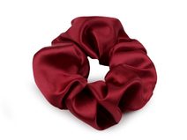 Saténová scrunchie gumička do vlasů