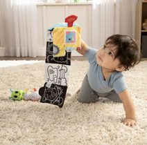 LAMAZE Jednorožec Tilly baby textilní závěsný s klipem pro miminko