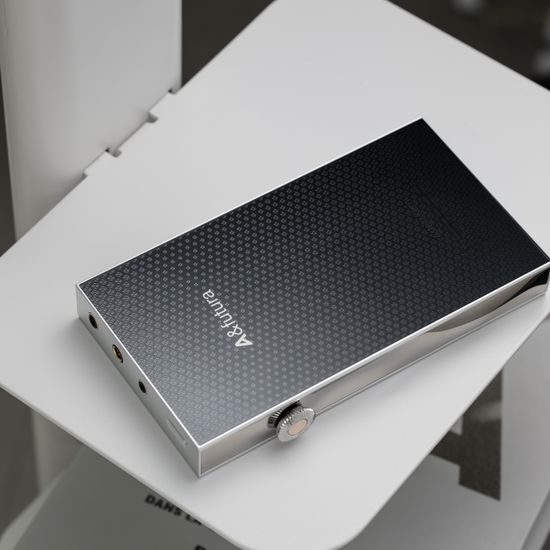 Astell&Kern A&futura SE300 - stříbrná