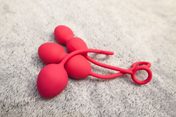 Svakom Svakom - Nova Kegel Balls Plum Red
