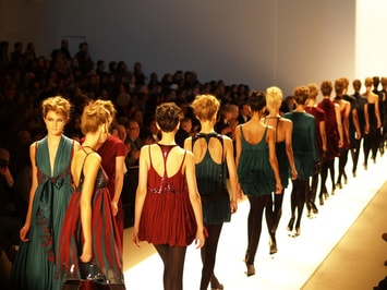 Nový článek na poradně: Hledáte módní inspiraci? Navštivte Mercedes-Benz Prague Fashion Week