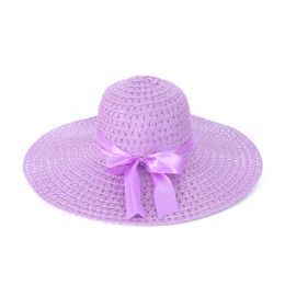 Fialový klobouk s mašlí