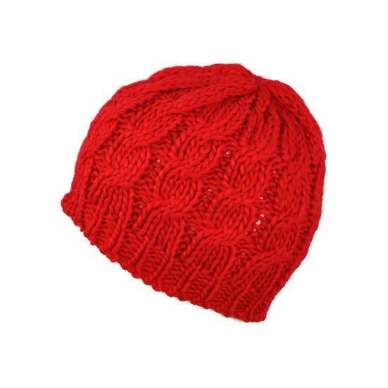 Pletená červená čepice