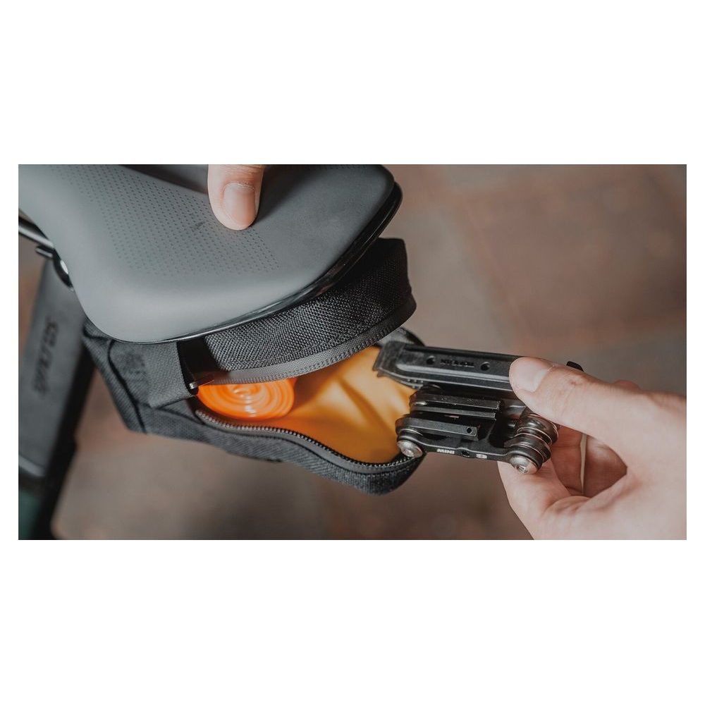 ELEMENTA SEATBAG Slim černá XS