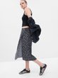744856-00 Květovaná midi sukně Černá