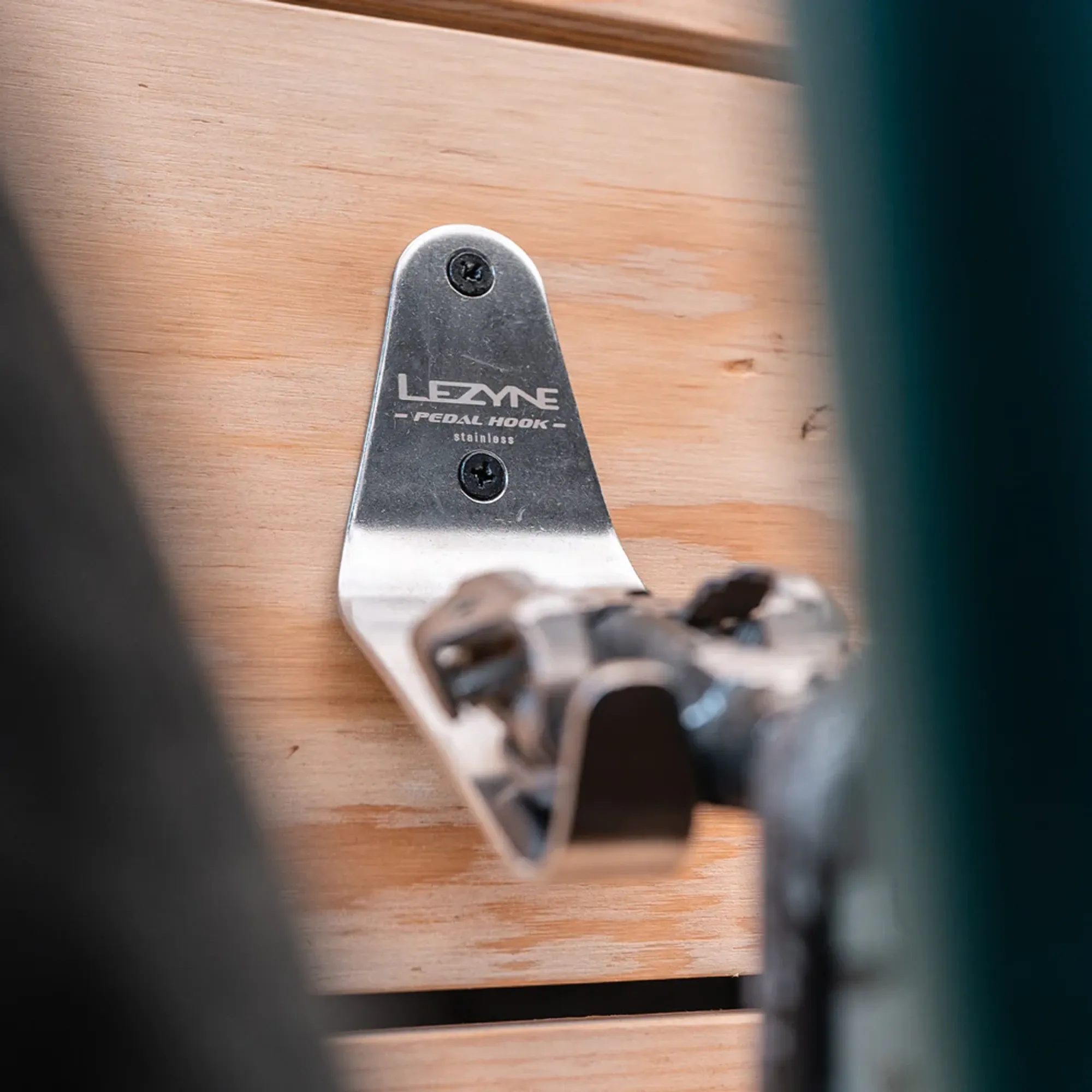 STAINLESS PEDAL HOOK SILVER