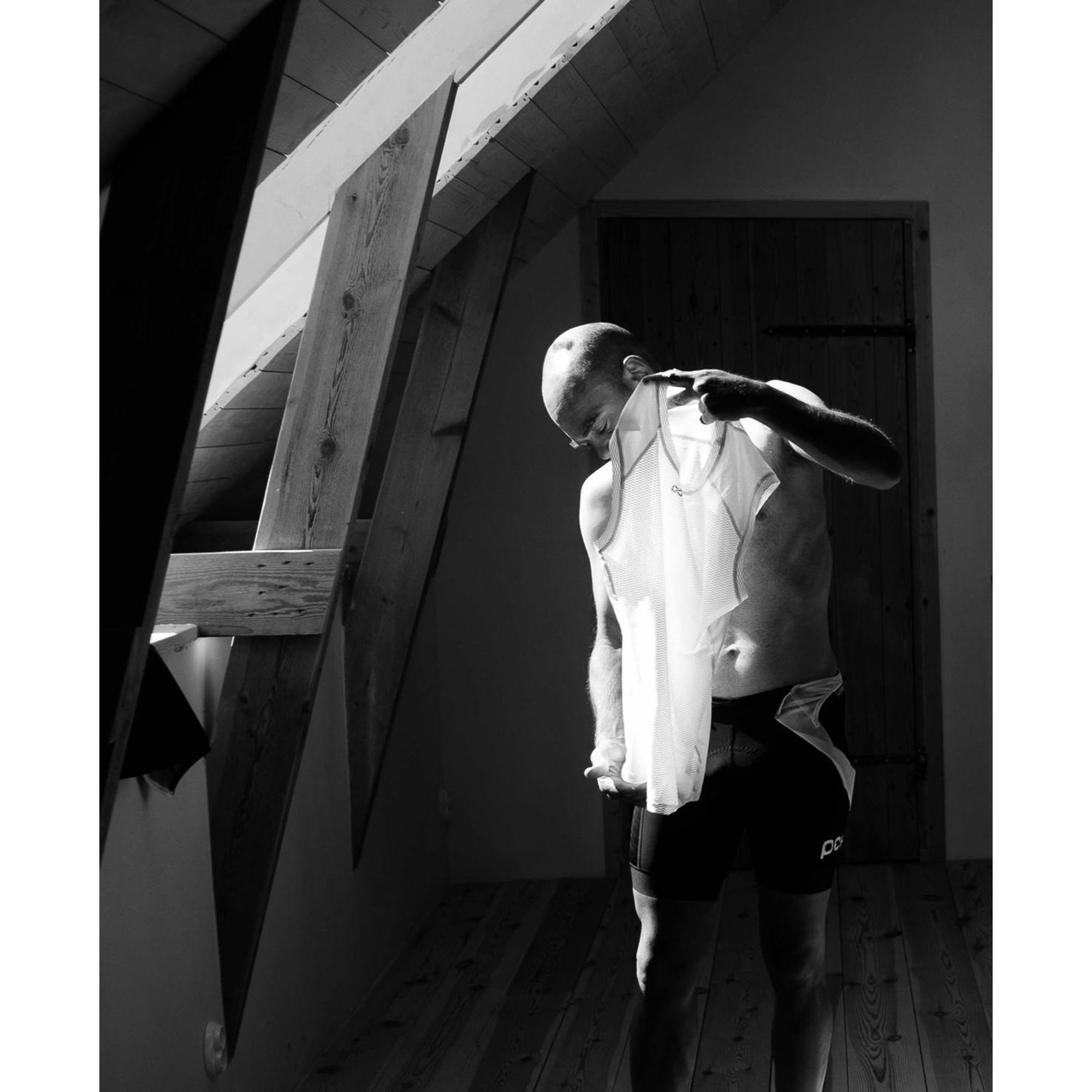 Essential Layer Vest Hydrogen White