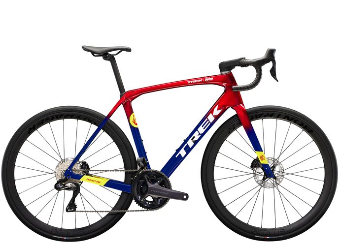 TREK Domane SLR 7 Metallic Red Smoke to Blue Smoke Fade