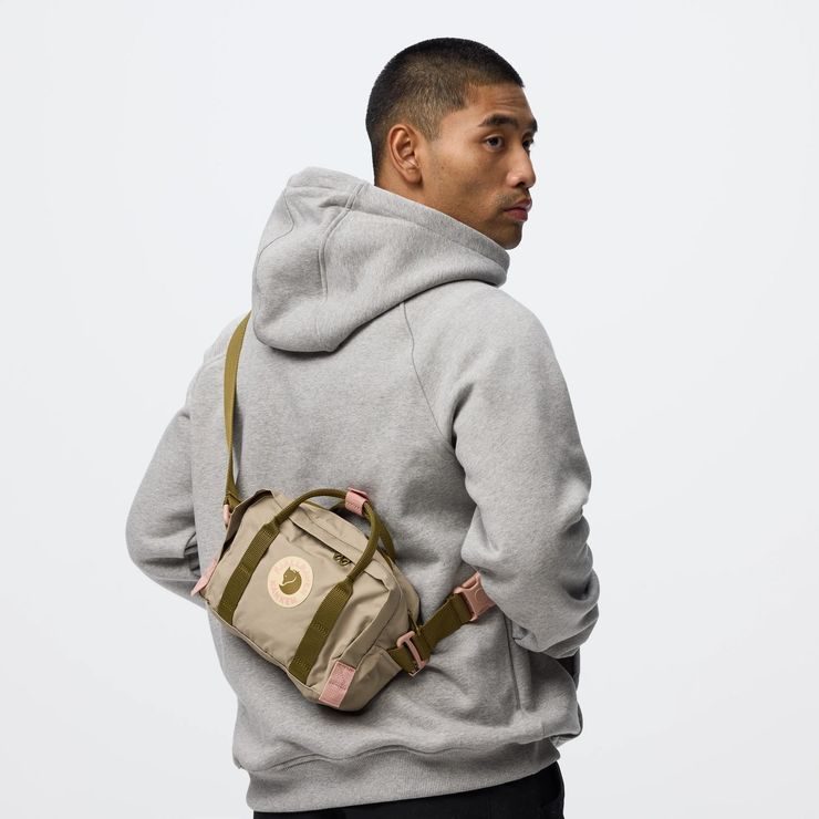 FJÄLLRÄVEN Kånken Koncept Crossbody 4 Black Oak-Rowan Red