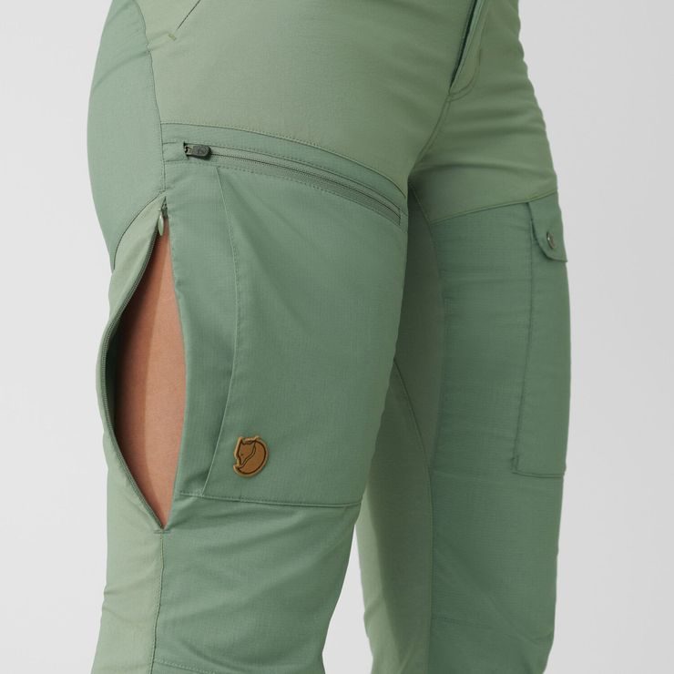 FJÄLLRÄVEN Abisko Midsummer Trs W Short Jade Green-Patina Green