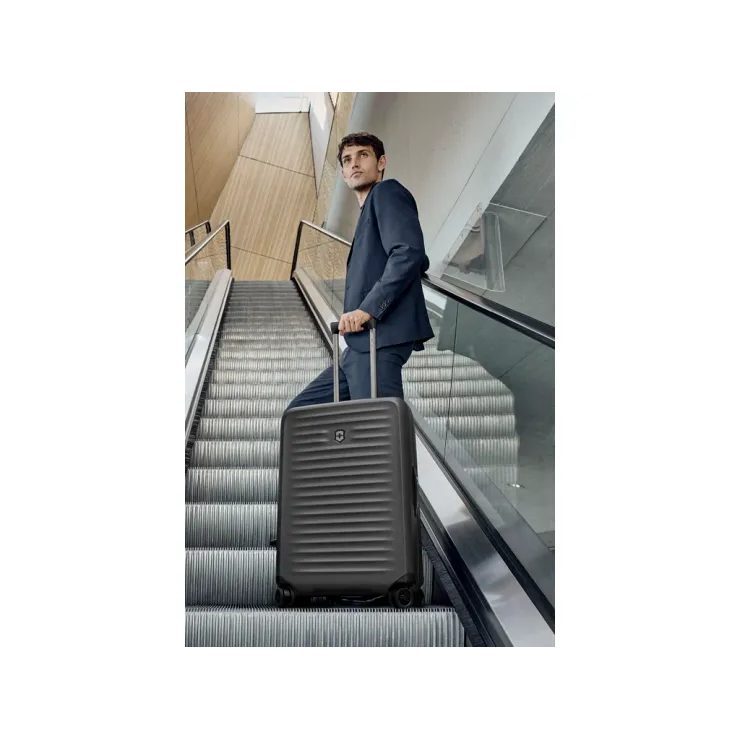 VICTORINOX Airox Advanced, Medium Case 75 L, Black