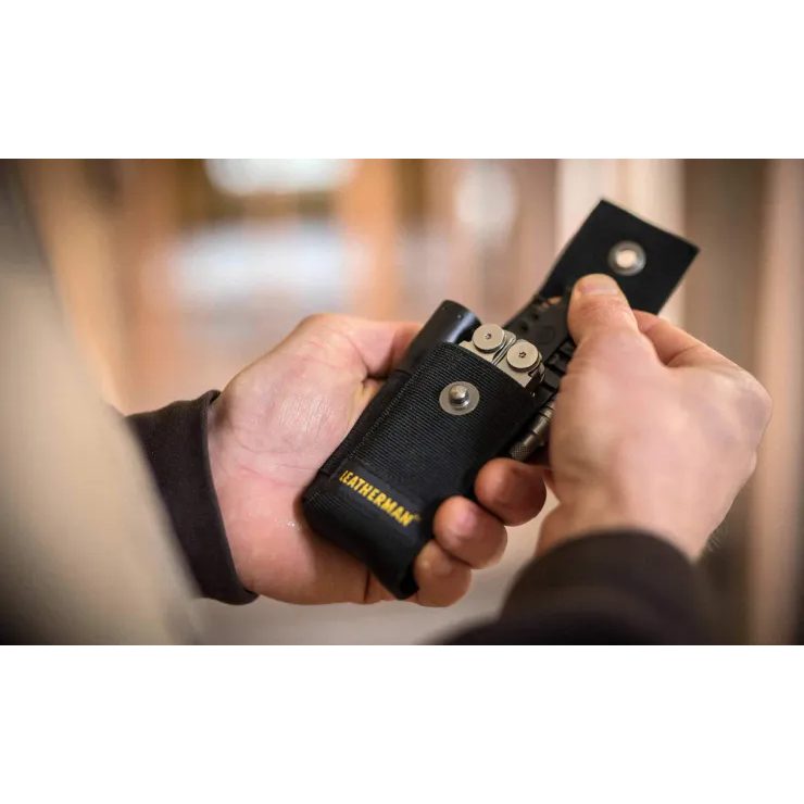 LEATHERMAN NYLON BLACK MEDIUM WITH 4 POCKETS