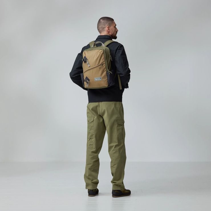 FJÄLLRÄVEN Vardag Backpack 17 Violette-Coal Black