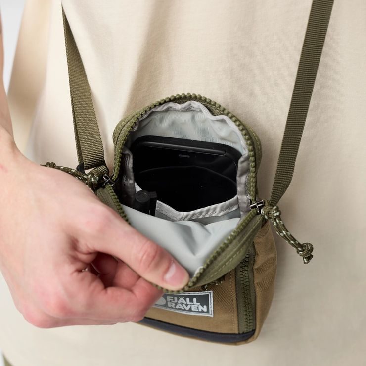 FJÄLLRÄVEN Vardag Pocket Small Green-Clay