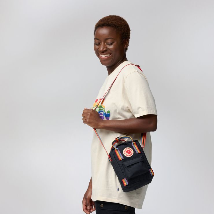 FJÄLLRÄVEN Kånken Rainbow Sling Chalk Rose-Rainbow