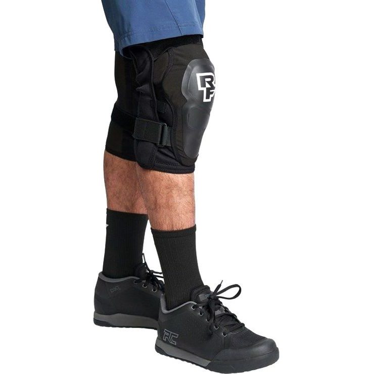 RACE FACE ROAM STEALTH knee pads, stealth
