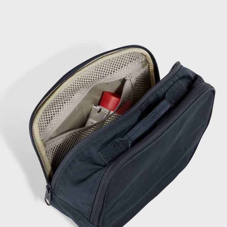 FJÄLLRÄVEN Kånken Toiletry Bag Navy