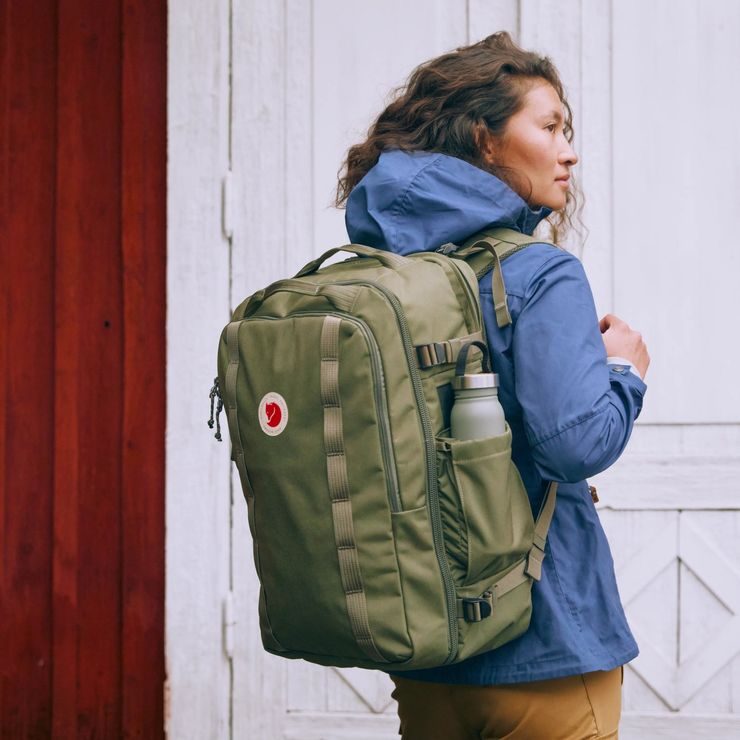 FJÄLLRÄVEN Färden Carry On Pack 40 Clay