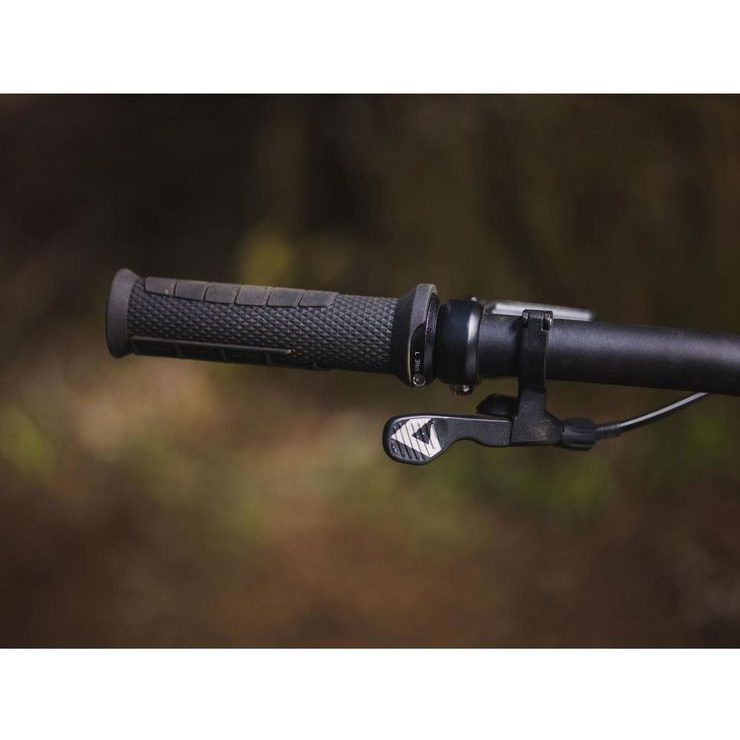 GIANT CONTACT SWITCH AT LITE SEATPOST 344 (pro lehké jezdce)