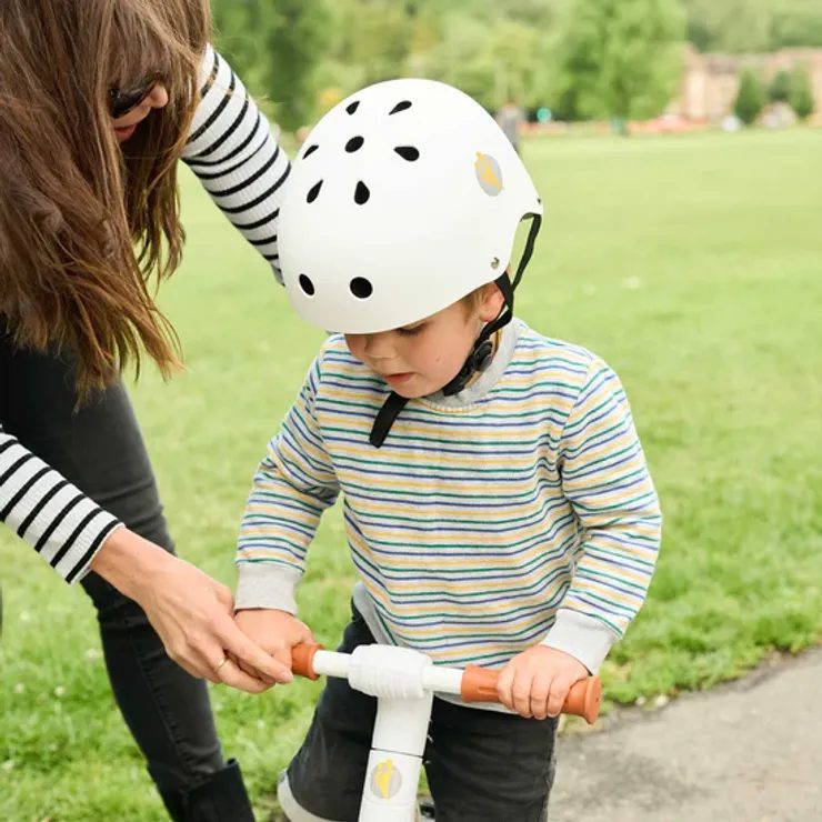 LITTLELIFE Bike Helmet; white