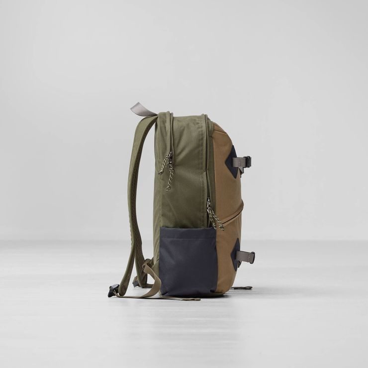 FJÄLLRÄVEN Vardag Backpack 17 Violette-Coal Black