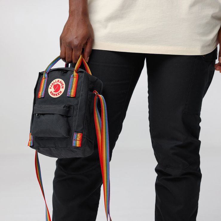 FJÄLLRÄVEN Kånken Rainbow Sling Chalk Rose-Rainbow